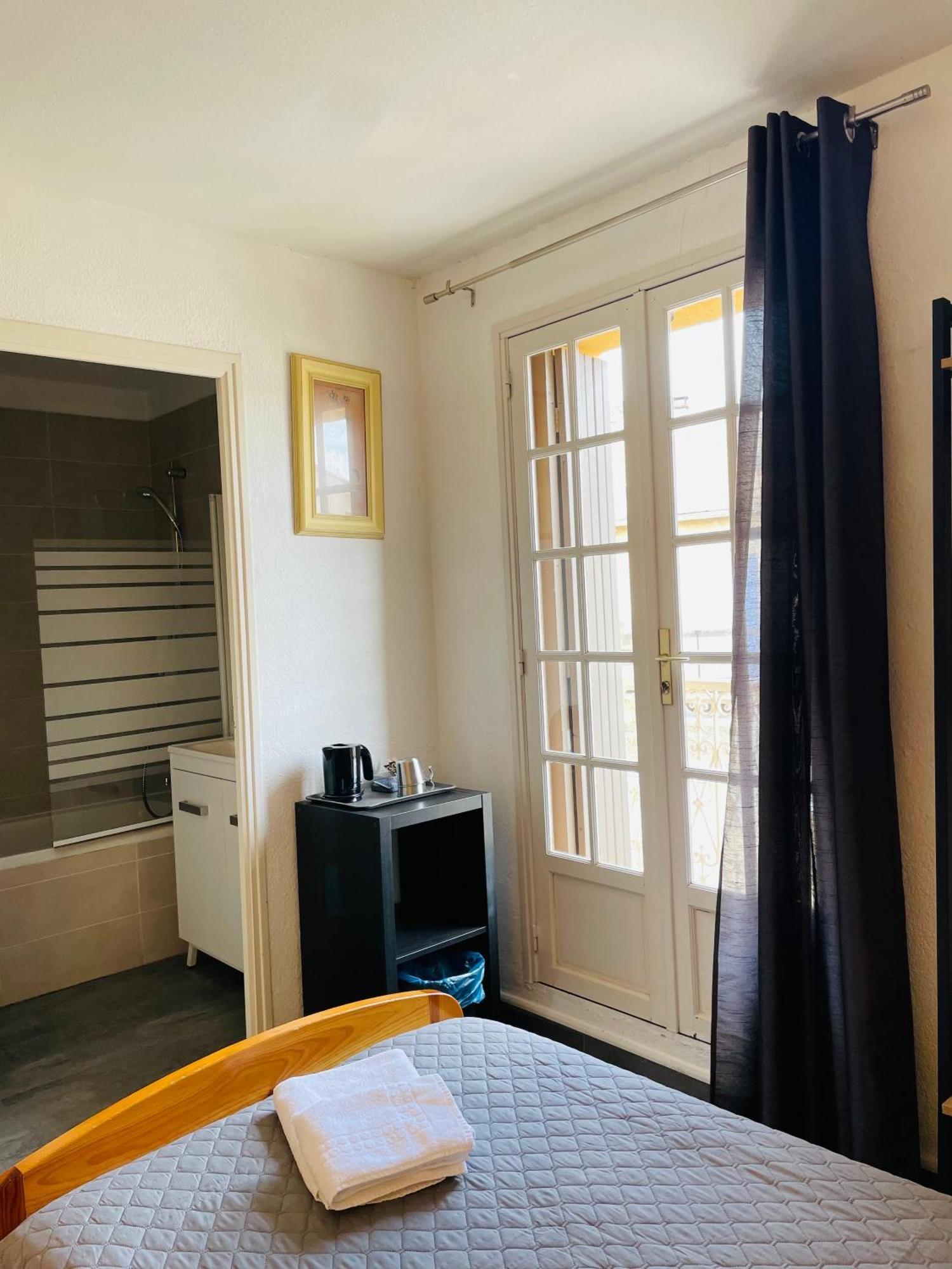 Hotel L'Escale Aigues-Mortes Exterior photo
